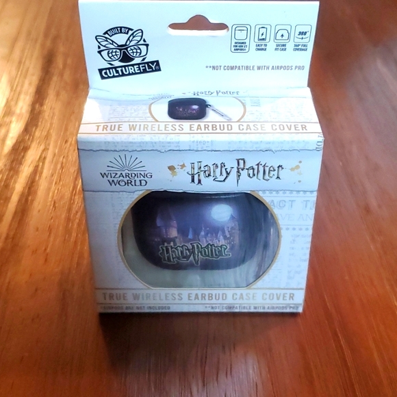 Harry Potter Wireless Earbud Case Cover - Picture 2 of 4